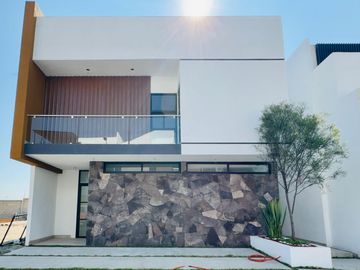 Bella casa residencial al sur de pachuca 4 habitaciones. Gema residencial