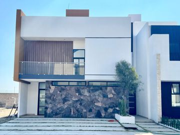 Bella casa residencial al sur de pachuca 4 habitaciones. Gema residencial