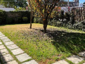 Casa en venta en Toluca centro, en esquina, con uso de suelo comercial.