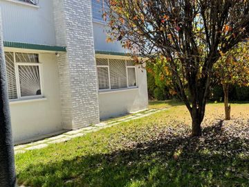Casa en venta en Toluca centro, en esquina, con uso de suelo comercial.