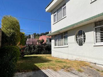 Casa en venta en Toluca centro, en esquina, con uso de suelo comercial.