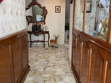 Casa en venta en Toluca centro, en esquina, con uso de suelo comercial.