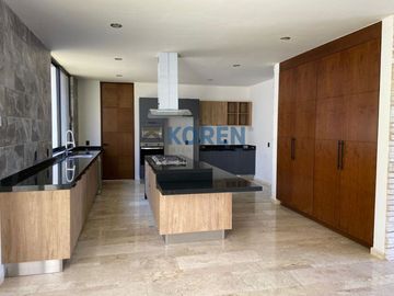 CASA NUEVA EN VENTA VILLAS DE IRAPUATO CON ROOF GARDEN