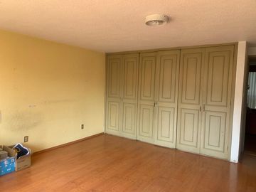 Casa para actualizar en venta en Bosques de las Lomas