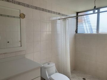 Casa para actualizar en venta en Bosques de las Lomas