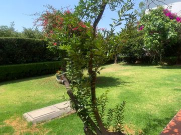 Casa para actualizar en venta en Bosques de las Lomas