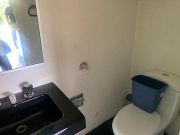Casa para actualizar en venta en Bosques de las Lomas