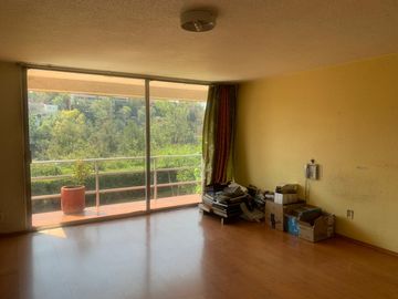 Casa para actualizar en venta en Bosques de las Lomas