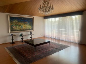 Casa para actualizar en venta en Bosques de las Lomas