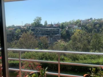 Casa para actualizar en venta en Bosques de las Lomas
