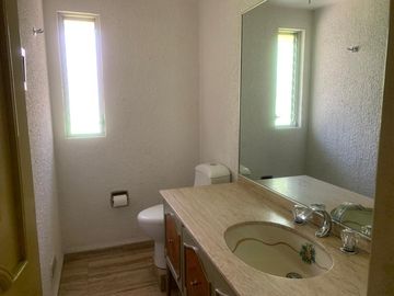 Casa para actualizar en venta en Bosques de las Lomas