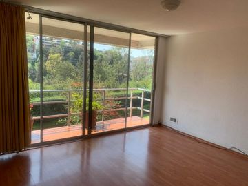 Casa para actualizar en venta en Bosques de las Lomas
