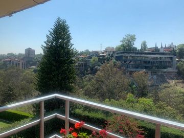 Casa para actualizar en venta en Bosques de las Lomas