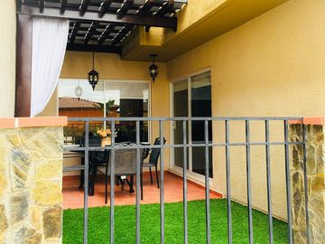 Casa en Venta de 3 Recámaras en Fraccionamiento con Alberca. Modelo Montesino.