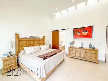 Casa en Venta Jurica 2da de Fresnos un solo nivel