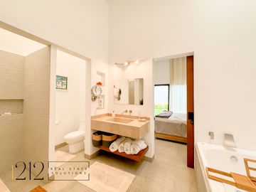 Casa en Venta Jurica 2da de Fresnos un solo nivel