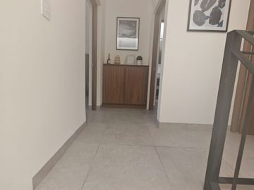 UBICACIÓN PRIVILEGIADA EN EL MUNICIPIO DE CORREGIDORA CERCANO A EL SANTUARIO DE SCHOESNTANTT, CASAS NUEVAS CON MAGNIFICAS AMENIDADES. HAY 3 MODELOS CO