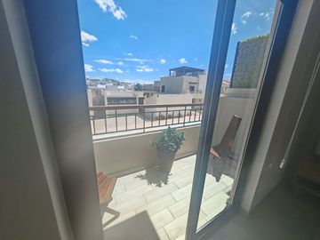 UBICACIÓN PRIVILEGIADA EN EL MUNICIPIO DE CORREGIDORA CERCANO A EL SANTUARIO DE SCHOESNTANTT, CASAS NUEVAS CON MAGNIFICAS AMENIDADES. HAY 3 MODELOS CO