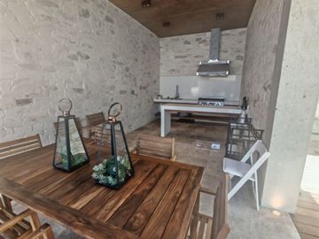 UBICACIÓN PRIVILEGIADA EN EL MUNICIPIO DE CORREGIDORA CERCANO A EL SANTUARIO DE SCHOESNTANTT, CASAS NUEVAS CON MAGNIFICAS AMENIDADES. HAY 3 MODELOS CO