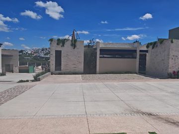 UBICACIÓN PRIVILEGIADA EN EL MUNICIPIO DE CORREGIDORA CERCANO A EL SANTUARIO DE SCHOESNTANTT, CASAS NUEVAS CON MAGNIFICAS AMENIDADES. HAY 3 MODELOS CO