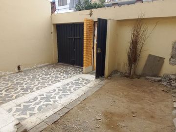 SE VENDE BONITA CASA AMPLIA Y BUENA UBICACIÓN EN SMP