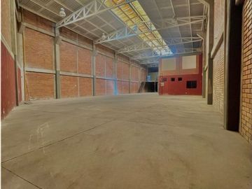 RENTO BODEGA, Espacio Amplio y Versátil: 750 m² ideales para almacenar, producir o gestionar tu negocio con total comodidad, Zonas de Oficina.