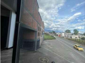 RENTO BODEGA, Espacio Amplio y Versátil: 750 m² ideales para almacenar, producir o gestionar tu negocio con total comodidad, Zonas de Oficina.