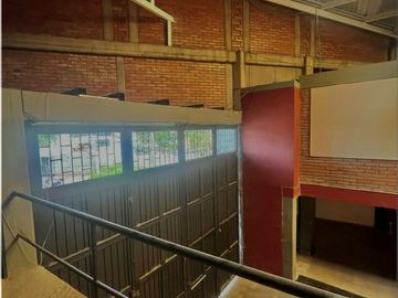 RENTO BODEGA, Espacio Amplio y Versátil: 750 m² ideales para almacenar, producir o gestionar tu negocio con total comodidad, Zonas de Oficina.