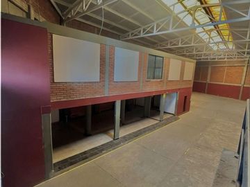RENTO BODEGA, Espacio Amplio y Versátil: 750 m² ideales para almacenar, producir o gestionar tu negocio con total comodidad, Zonas de Oficina.