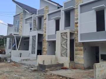 Rumah Siap Huni Murah Dekat Stasiun Depok Lama 2 Lantai Perumahan Jual Dijual