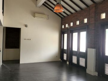 Rumah dijual Maleo Raya Bintaro Jaya Sektor 9 Bisa untuk usaha Lokasi Bagus
