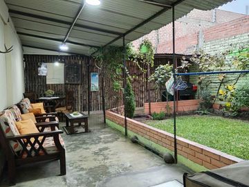 NEGOCIABLE / GRAN REMATE VENTA POR MOTIVO DE VIAJE EDIFICIO DE 4 PISOS - EL AGUSTINO