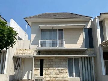 Rumah di Jalan Utama Royal Residence Semi Furnish Murah Butuh Pemilik Baru