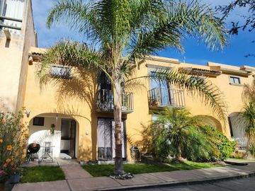 CASA EN VENTA EN CONDOMINIO EN SAN JOSÉ EL ALTO, 3 HAB.