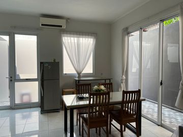 Disewakan Rumah Cantik Cluster Fresco Aria BSD City Tangerang Fully Furnished Siap Huni Lokasi Nyaman Hijau Asri Sangat Strategis