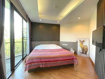 Fully furnished  1 Bedroom for sale with tenant in Mountain View Condo