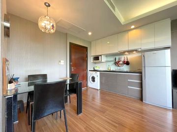 Fully furnished  1 Bedroom for sale with tenant in Mountain View Condo