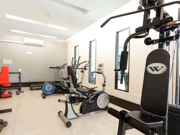 Fully furnished  1 Bedroom for sale with tenant in Mountain View Condo
