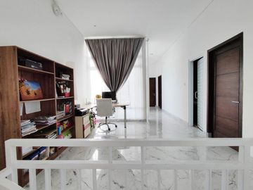 RUMAH CANTIK DALAM CLUSTER DI MAGUWOHARJO SLEMAN, SEMI FURNISH