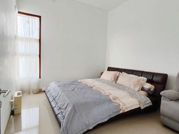 RUMAH CANTIK DALAM CLUSTER DI MAGUWOHARJO SLEMAN, SEMI FURNISH