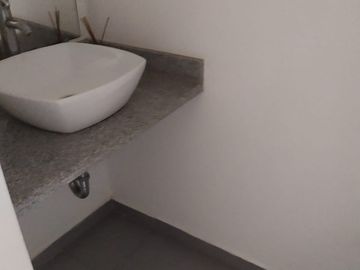 SE VENDE CASA DE 3 PISOS EN CRESPO CARTAGENA