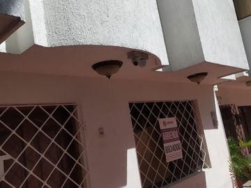SE VENDE CASA DE 3 PISOS EN CRESPO CARTAGENA