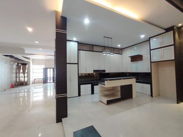 Dijual Villa Komplek River View Polonia - Medan