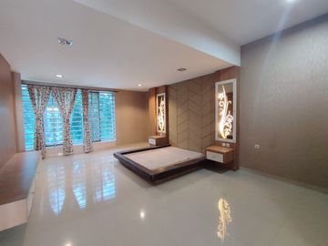 Dijual Villa Komplek River View Polonia - Medan