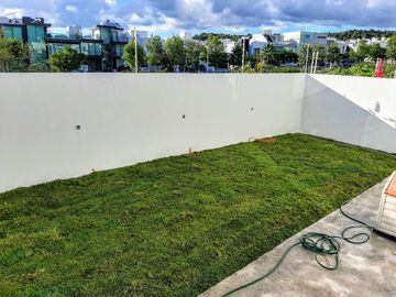 Renta de casa con roof garden y estudio en Lomas de Juriquilla