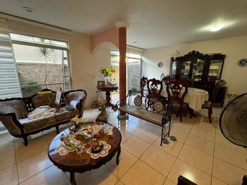 Casa en Costa Verde a una cuadra de Ruiz Cortines