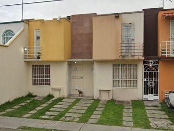 CASA EN RECUPERACION BANCARIA UBICADA EN BOSQUE DE CEDRO 59, BOSQUES TULTEPEC, TULTEPEC, ESTADO DE MEXICO, C.P. 54984.