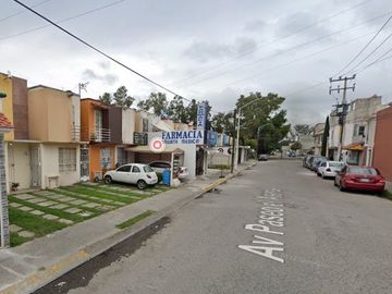 CASA EN RECUPERACION BANCARIA UBICADA EN BOSQUE DE CEDRO 59, BOSQUES TULTEPEC, TULTEPEC, ESTADO DE MEXICO, C.P. 54984.
