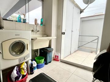¡SE REMATA! AMPLIO DPTO. EN PRIMER PISO DE 3 DORMITORIOS + ESTUDIO, CON LINDA TERRAZA✨💚