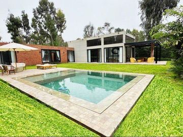 Casa Moderna y Lujosa con Piscina y Acabados  Premium ✨